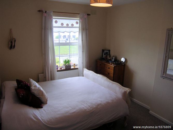 Photo 9 of 10 — 11 Meadowbrook Lawn, Baldoyle, Dublin 13