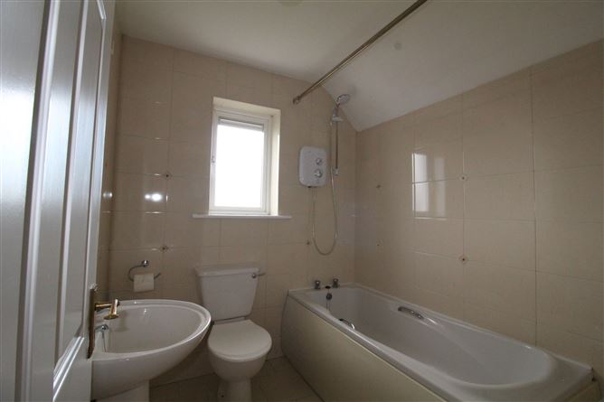 64  An Caislean Drive, Ballincollig, Cork