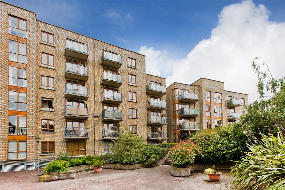 51 Kilmainham Bank, Emmet Road, Kilmainham, Dublin 8 Sherry