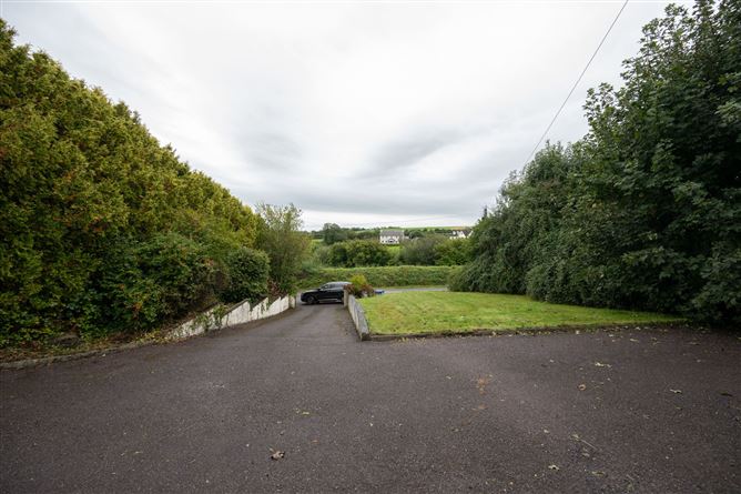 Whitethorn, Waterfall Road, Waterfall, Cork