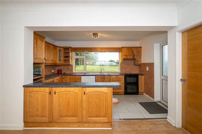 Whitethorn, Waterfall Road, Waterfall, Cork