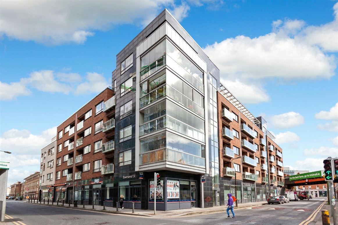 Penthouse Apartment, 57 Hyde Court, Townsend Street, Dublin 2