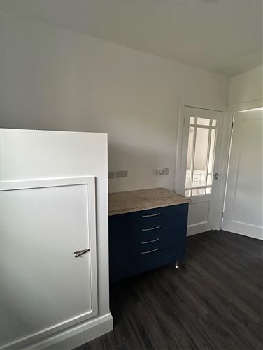 https://photos-a.propertyimages.ie/media/9/0/8/5007809/0ab85acc-b52f-4c8a-9774-2e3edb768e12_l.jpeg
