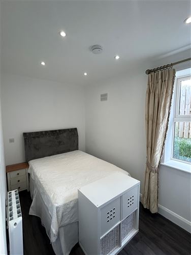 https://photos-a.propertyimages.ie/media/9/0/8/5007809/0ab85acc-b52f-4c8a-9774-2e3edb768e12_l.jpeg
