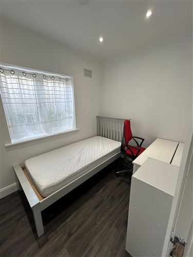 https://photos-a.propertyimages.ie/media/9/0/8/5007809/0ab85acc-b52f-4c8a-9774-2e3edb768e12_l.jpeg