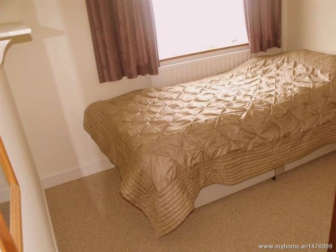 Photo 10 of 14 — 38 Ardmore Drive, Artane, Dublin 5