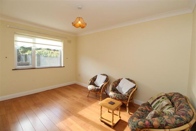 24 The Grange, Johns Hill, Waterford City, Waterford