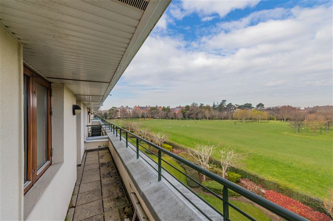 6 The Yew, Carysfort Hall, Carysfort Park, Blackrock, County Dublin