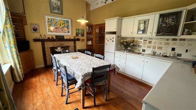 Lynwood, Lower Road, Cobh, Co Cork , Cobh, East Cork