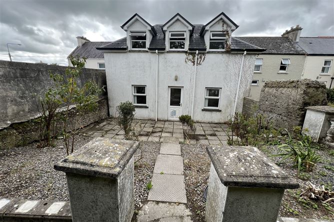 Upper Main Street, Ballyhaunis, Mayo