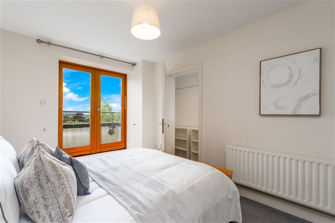Apartment 25, Carmanhall Court, Burton Hall Road, Sandyford, Dublin 18