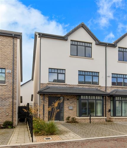 4 Woodward Copse, Glencairn Gate, Leopardstown, Dublin 18
