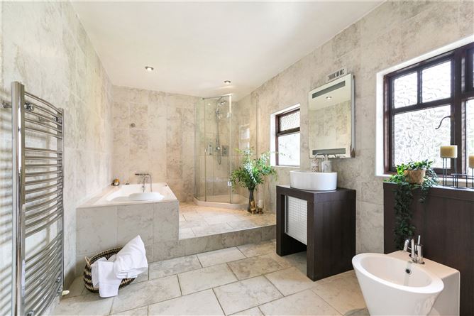 https://photos-a.propertyimages.ie/media/9/1/0/4997019/f530f29f-c1d9-4691-aa5a-fa72a2529e74_l.jpg