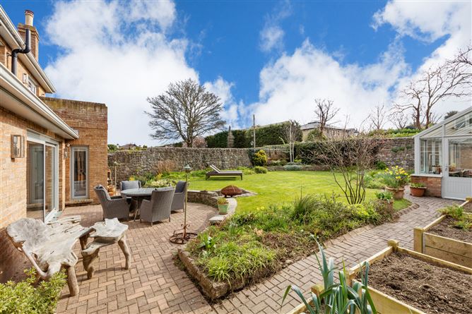 Russett House, 5 The Sycamores, Grove Road, Malahide, Co. Dublin