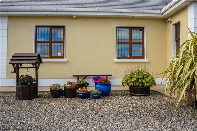 Graughill, Pulathomas, Ballina, Co. Mayo.