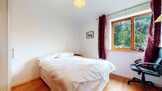 19 The Bridge, Shankill, Dublin 18