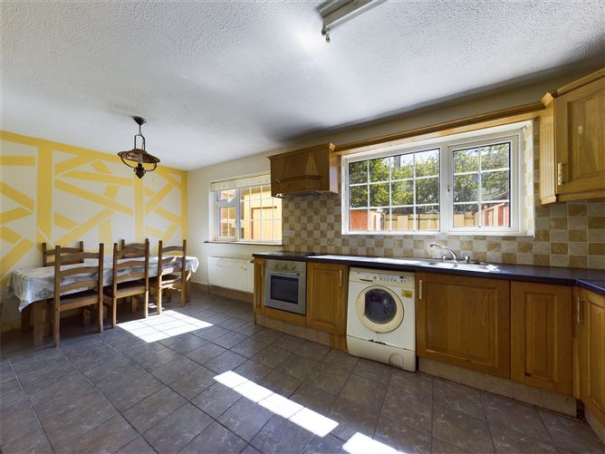 12 Maiville, Kilrush Road, Ennis, Co. Clare Sherry FitzGerald McMahon