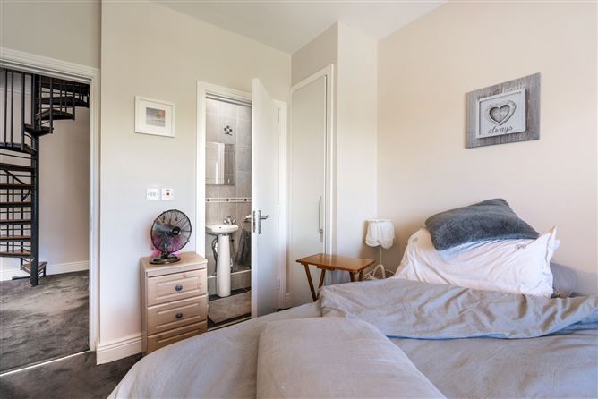 2, Verona, Off Kilgobbin Road, Leopardstown, Dublin 18