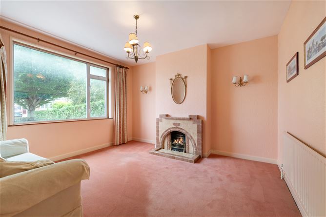 24 Hollywood Drive, Goatstown,   Dublin 14