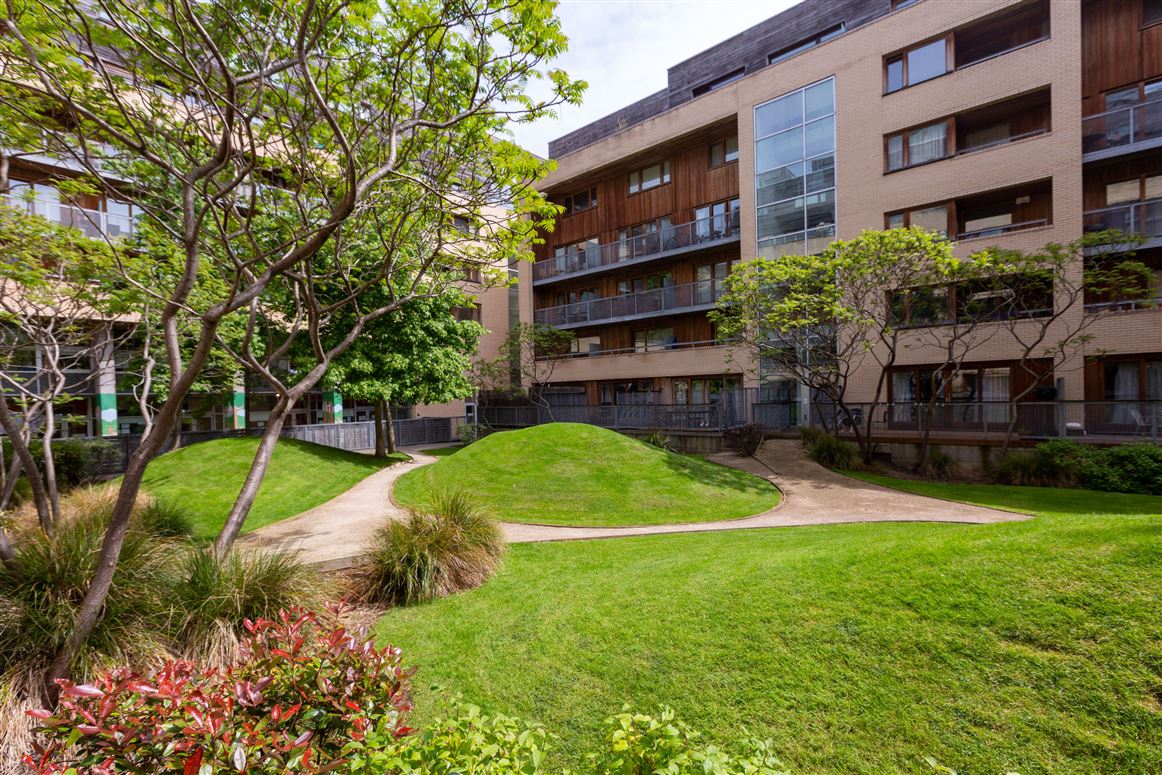 Apt 1, Block 11, Clarion Quay, IFSC, Dublin 1 Herbert & Lansdowne