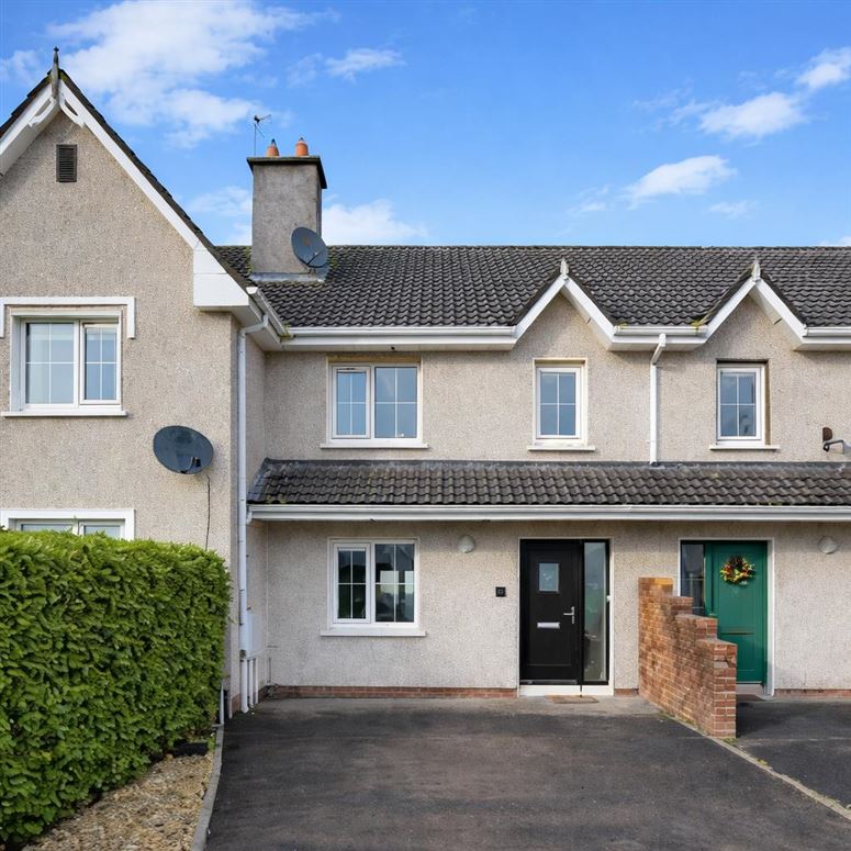 23 The Cedars, Classes Lake, Ovens, Cork