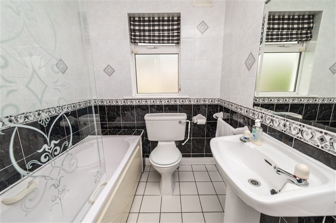 https://photos-a.propertyimages.ie/media/9/1/4/4999419/021440b8-75a9-4a1a-beda-3a04cc381b02_l.jpg