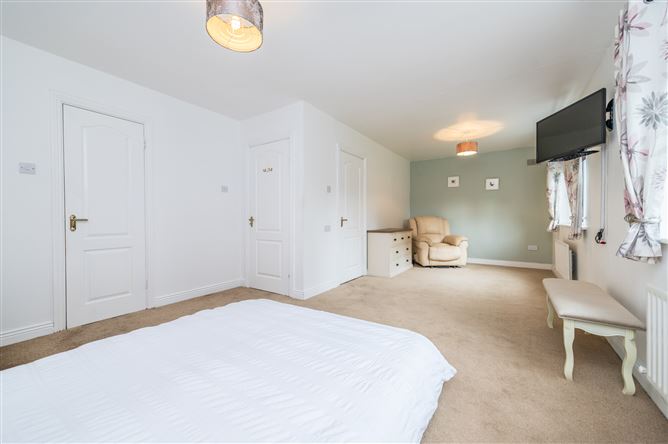 https://photos-a.propertyimages.ie/media/9/1/4/4999419/021440b8-75a9-4a1a-beda-3a04cc381b02_l.jpg