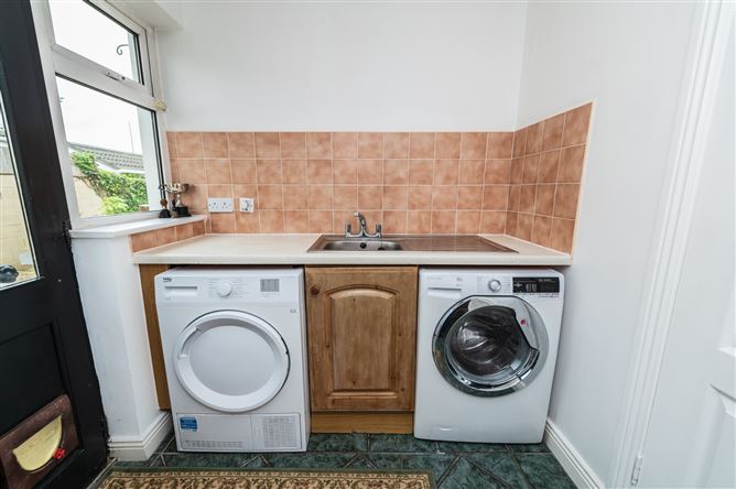 https://photos-a.propertyimages.ie/media/9/1/4/4999419/021440b8-75a9-4a1a-beda-3a04cc381b02_l.jpg