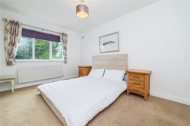 https://photos-a.propertyimages.ie/media/9/1/4/4999419/021440b8-75a9-4a1a-beda-3a04cc381b02_l.jpg