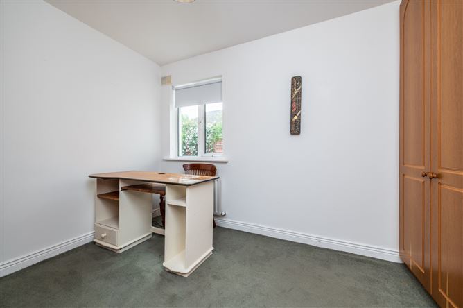https://photos-a.propertyimages.ie/media/9/1/4/4999419/021440b8-75a9-4a1a-beda-3a04cc381b02_l.jpg