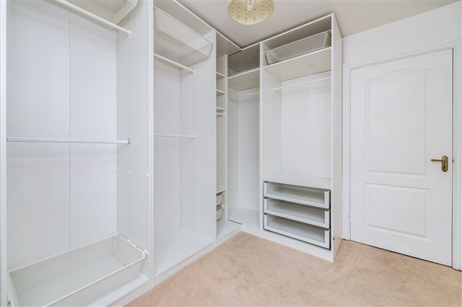 https://photos-a.propertyimages.ie/media/9/1/4/4999419/021440b8-75a9-4a1a-beda-3a04cc381b02_l.jpg