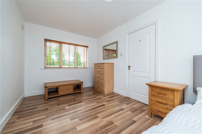 https://photos-a.propertyimages.ie/media/9/1/4/4999419/021440b8-75a9-4a1a-beda-3a04cc381b02_l.jpg