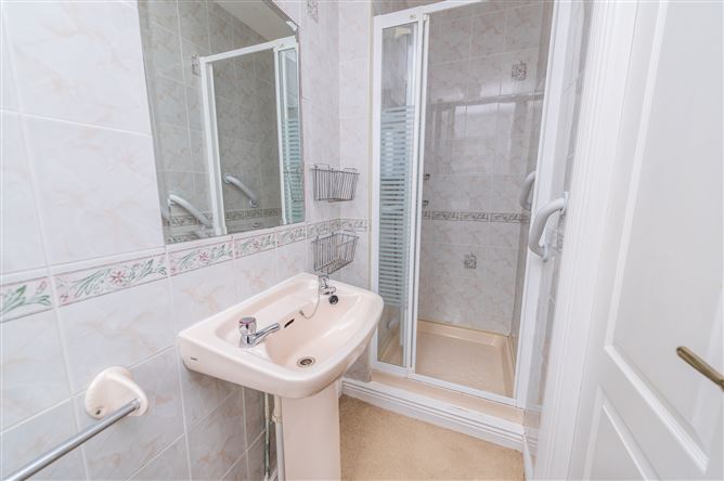 https://photos-a.propertyimages.ie/media/9/1/4/4999419/021440b8-75a9-4a1a-beda-3a04cc381b02_l.jpg