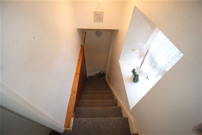 3 Grove St, Roscrea, Co. Tipperary