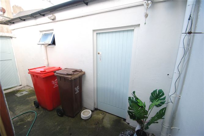 3 Grove St, Roscrea, Co. Tipperary