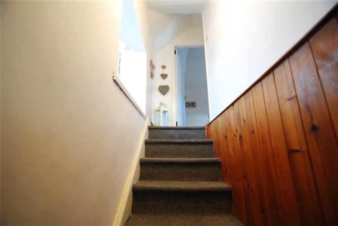 3 Grove St, Roscrea, Co. Tipperary