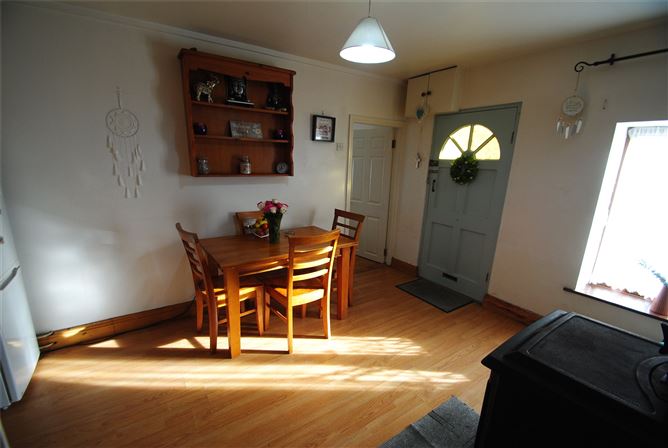 3 Grove St, Roscrea, Co. Tipperary