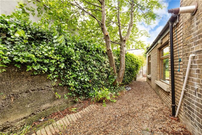 42 Howth Road, Clontarf, Dublin 3