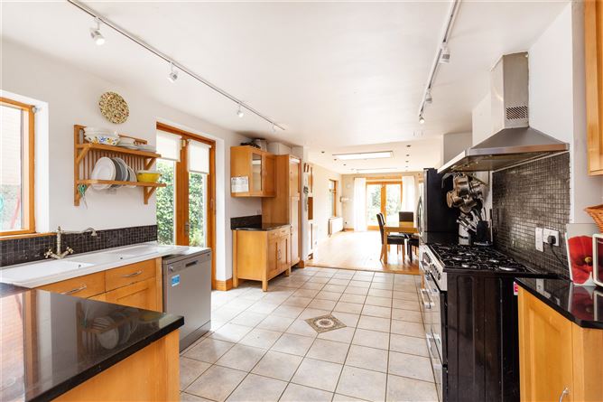 42 Howth Road, Clontarf, Dublin 3