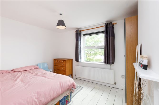 42 Howth Road, Clontarf, Dublin 3