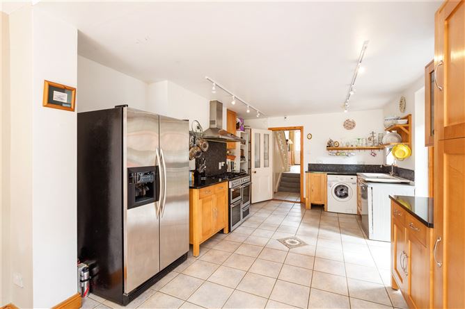 42 Howth Road, Clontarf, Dublin 3