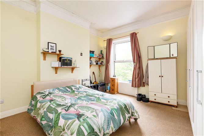 42 Howth Road, Clontarf, Dublin 3
