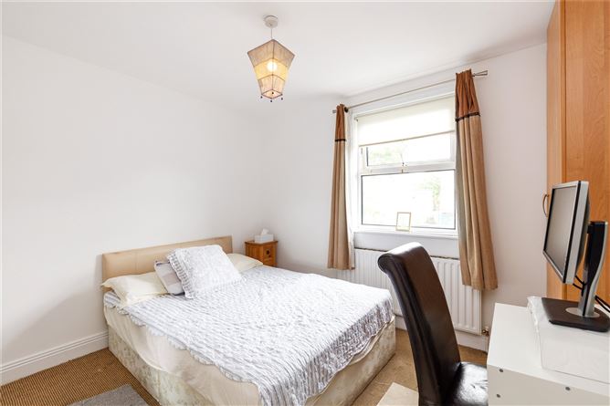 42 Howth Road, Clontarf, Dublin 3