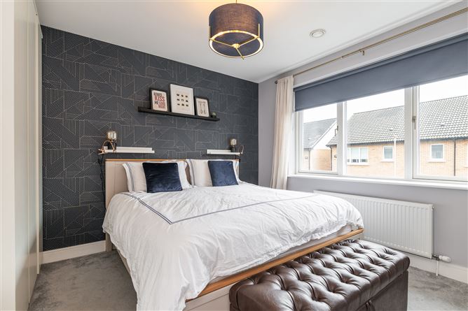 9 Larkfield Walk, Leopardstown, Dublin 18