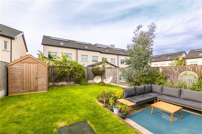 9 Larkfield Walk, Leopardstown, Dublin 18