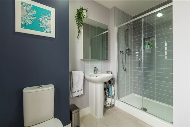 9 Larkfield Walk, Leopardstown, Dublin 18