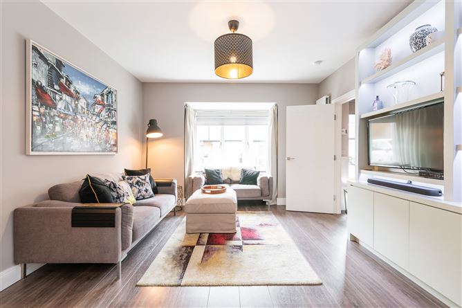 9 Larkfield Walk, Leopardstown, Dublin 18