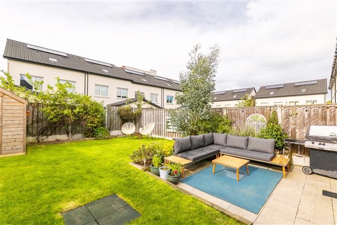 9 Larkfield Walk, Leopardstown, Dublin 18