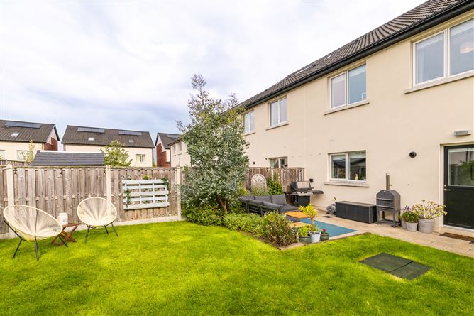 9 Larkfield Walk, Leopardstown, Dublin 18