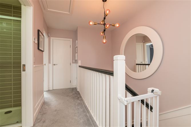 9 Larkfield Walk, Leopardstown, Dublin 18
